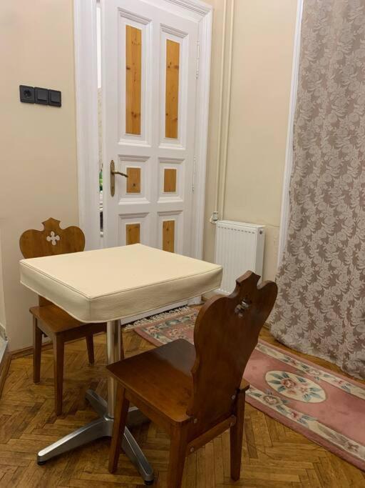 Central Location For One Person Budapest Exterior foto